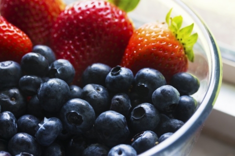 bowl of strawberries and blueberries